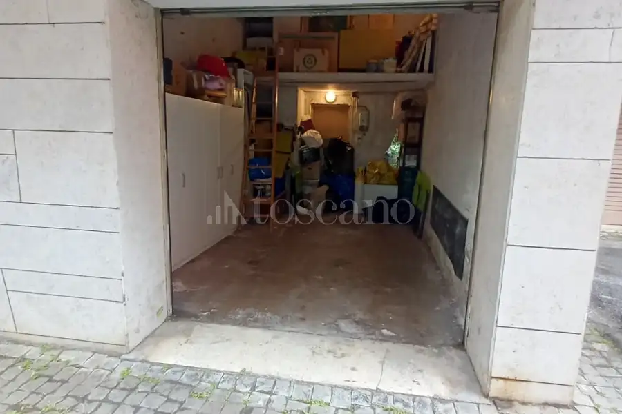 Box in affitto di 18 mq a €230 (rif. 8/2026)