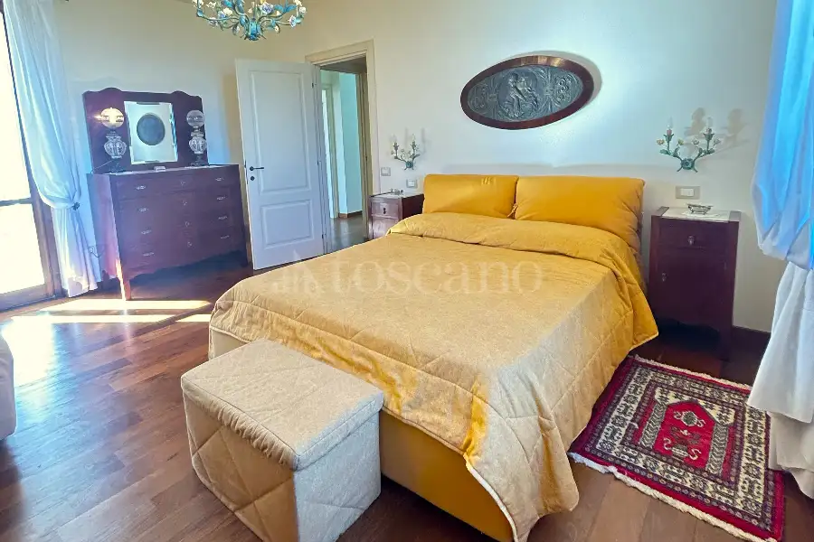 Villa in vendita di 480 mq a €880.000 (rif. 4/2026)