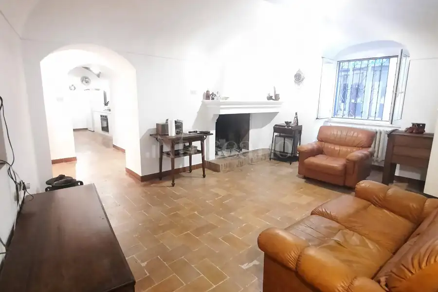 Palazzo in vendita di 200 mq a €165.000 (rif. 5/2026)