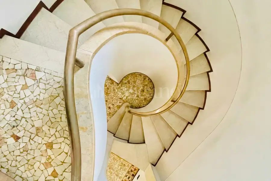 Villa Plurifamiliare in vendita di 255 mq a €650.000 (rif. 3/2026)