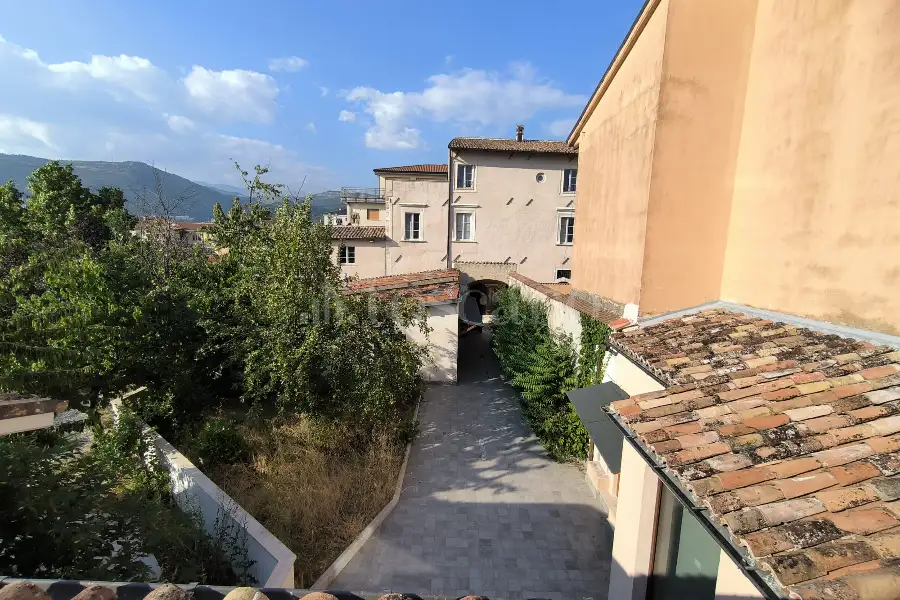 Casa Indipendente in vendita di 300 mq a €450.000 (rif. 32/2026)