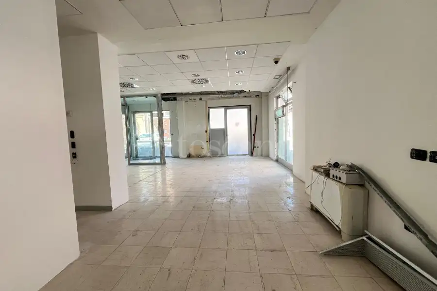 Negozio in vendita di 271 mq a €340.000 (rif. 41/2025)