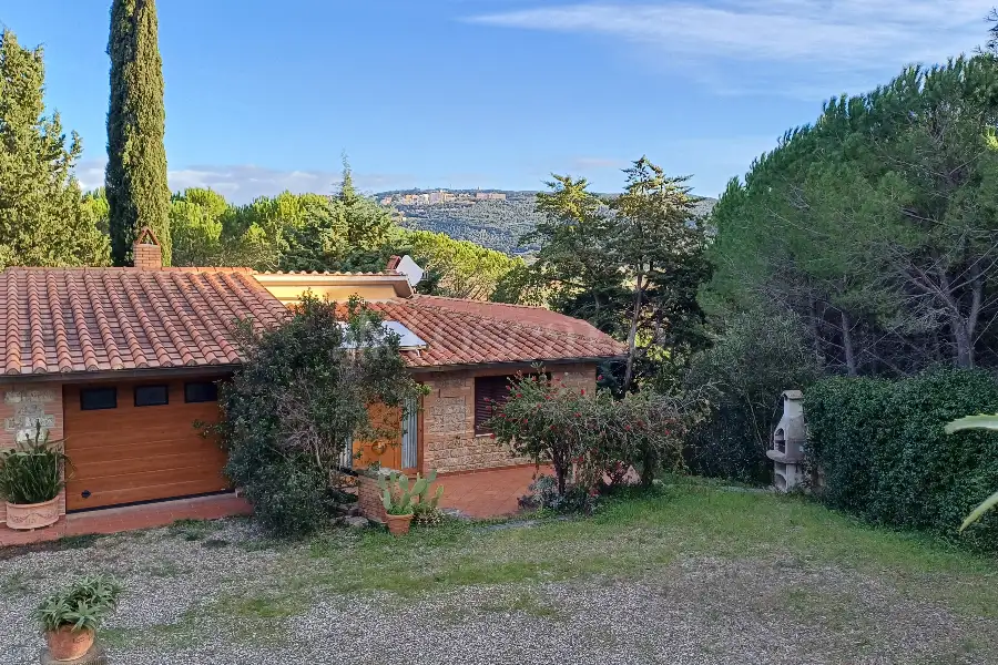 Villa Plurifamiliare in vendita di 800 mq a €1.390.000 (rif. 26/2024)
