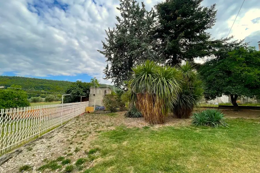 Villa Bifamiliare in vendita di 200 mq a €180.000 (rif. 45/2025)