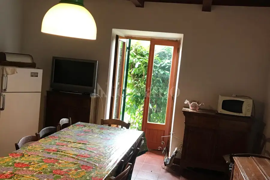 Palazzo in vendita di 250 mq a €99.000 (rif. 7/2025)