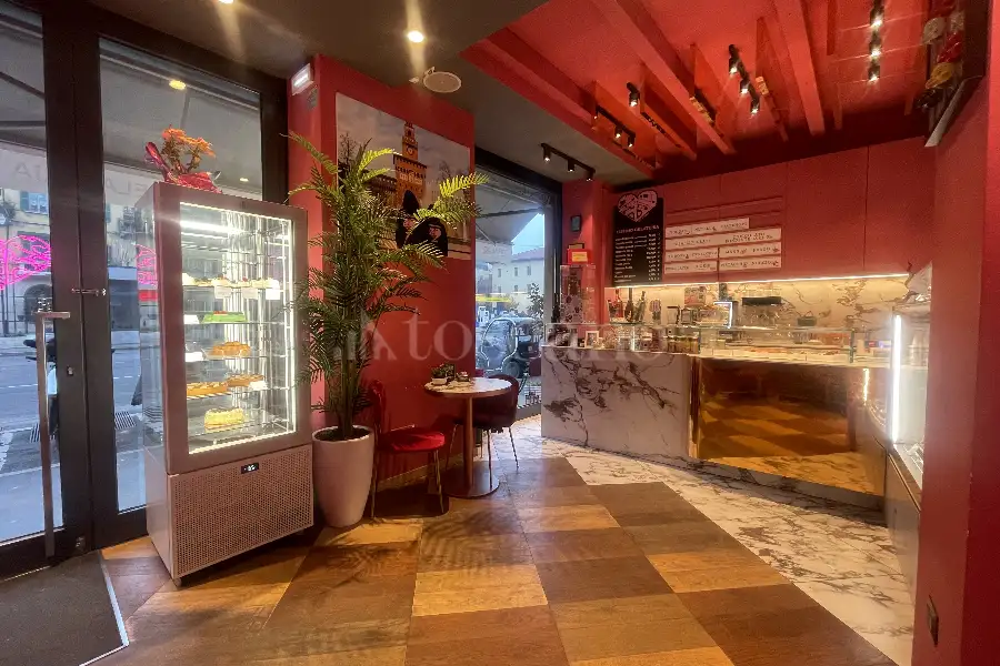Negozio in vendita di 100 mq a €1.100.000 (rif. 3/2026)