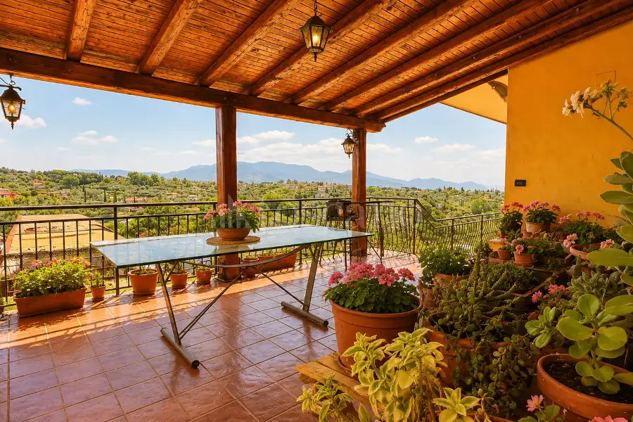Villa in vendita di 920 mq a €899.000 (rif. 48/2026)