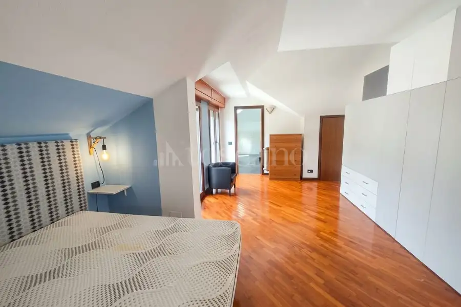 Attico in vendita di 314 mq a €490.000 (rif. 69/2026)