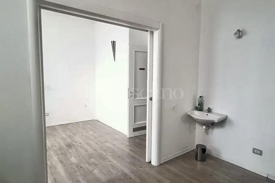 Negozio in affitto di 100 mq a €750 (rif. 54/2025)