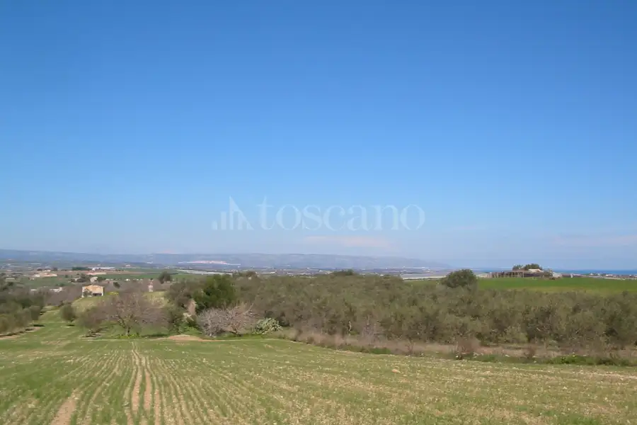 Casale in vendita di 406 mq a €660.000 (rif. 82/2026)