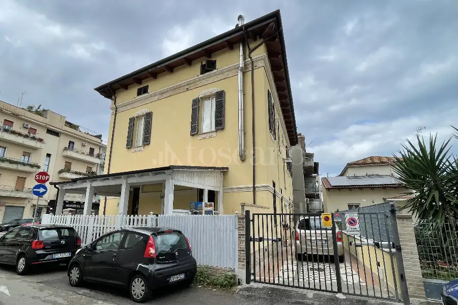 Palazzo in vendita di 350 mq a €685.000 (rif. 26/2024)