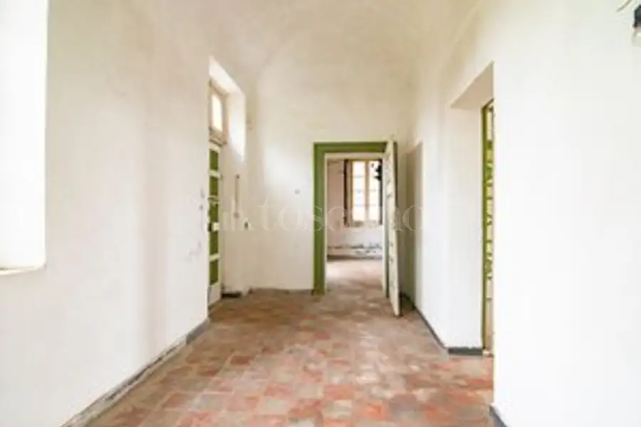 Casale in vendita di 400 mq a €180.000 (rif. 11/2026)