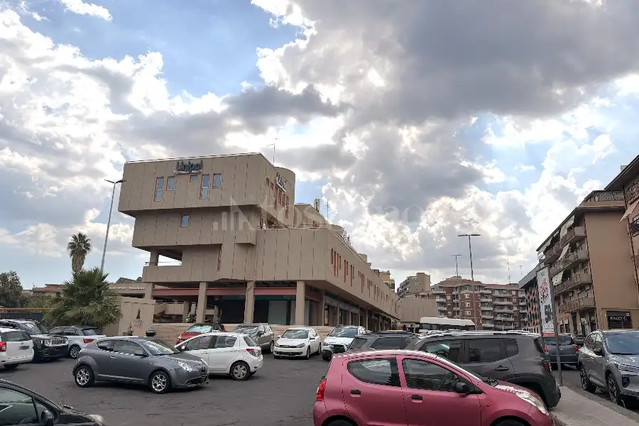 Negozio in vendita di 355 mq a €660.000 (rif. 110/2026)