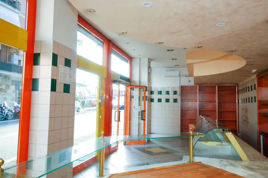 Negozio in affitto di 233 mq a €2.000 (rif. 19/2025)