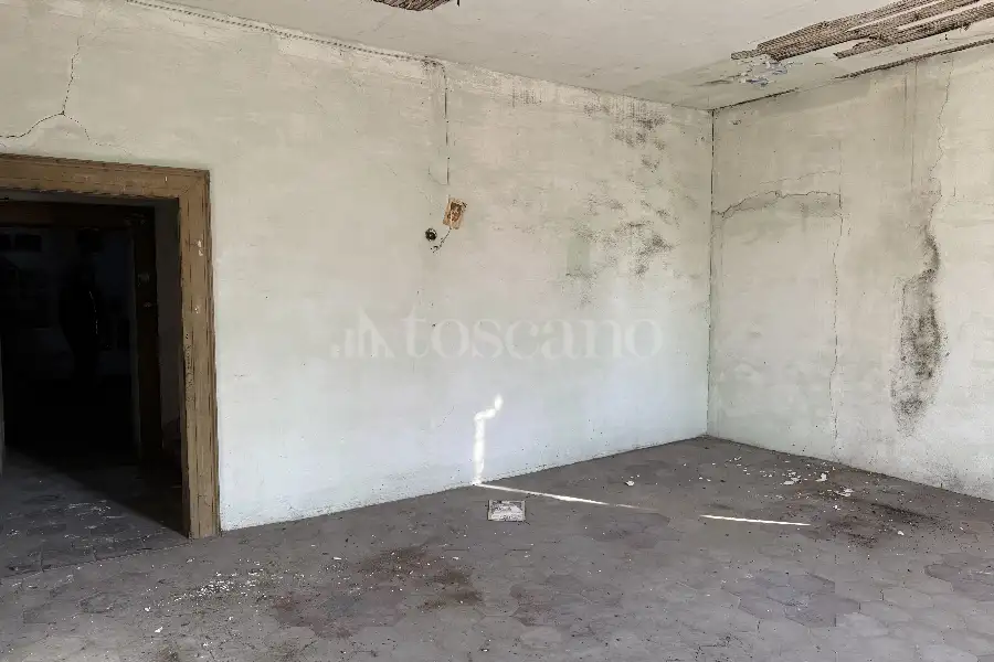 Rustico in vendita di 350 mq a €395.000 (rif. 3/2026)