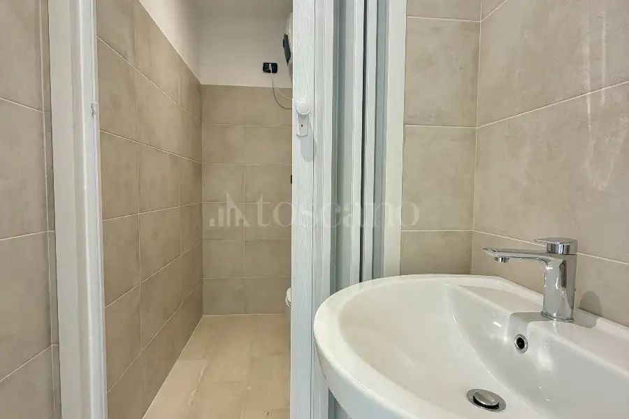 Negozio in affitto di 45 mq a €850 (rif. 9/2026)