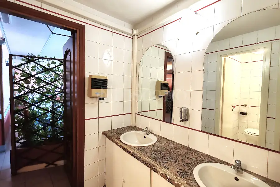 Negozio in affitto di 170 mq a €2.400 (rif. 27/2025)