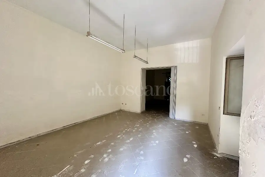 Negozio in vendita di 120 mq a €159.000 (rif. 4/2026)