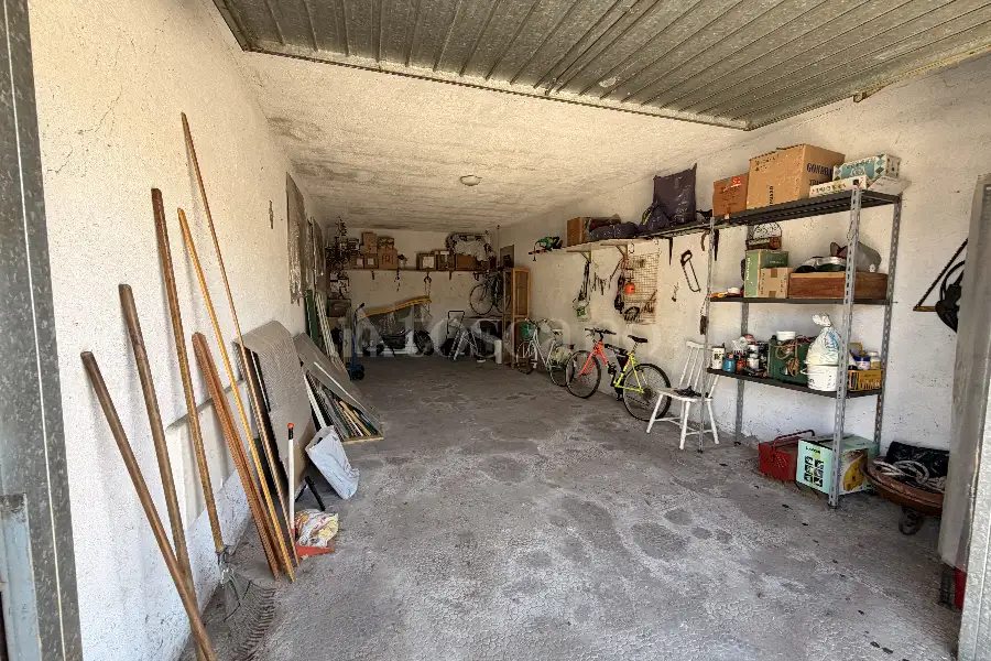 Box in vendita di 38 mq a €25.000 (rif. 28/2026)