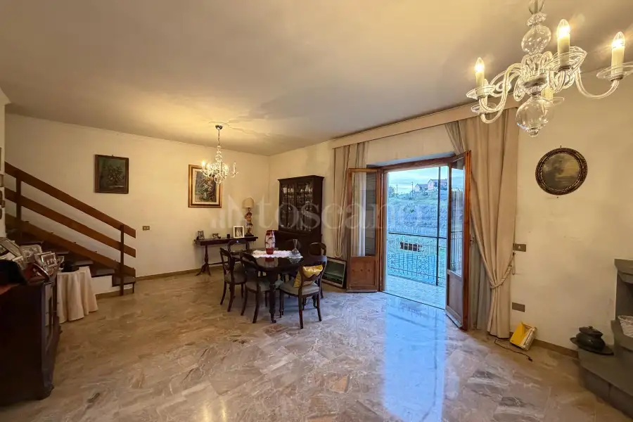 Villa Bifamiliare in vendita di 239 mq a €475.000 (rif. 43/2025)