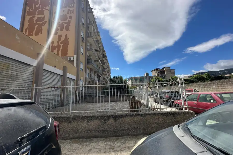 Negozio in vendita di 112 mq a €100.000 (rif. 40/2025)