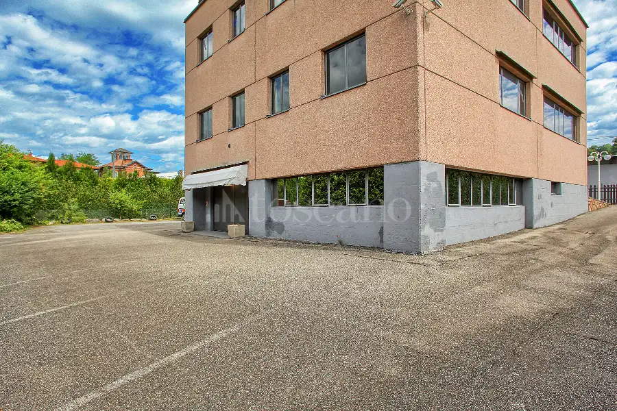 Attività Commerciale in vendita di 800 mq a €490.000 (rif. 24/2026)