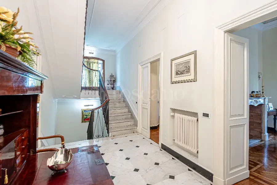 Villa in vendita di 496 mq a €3.950.000 (rif. 71/2026)