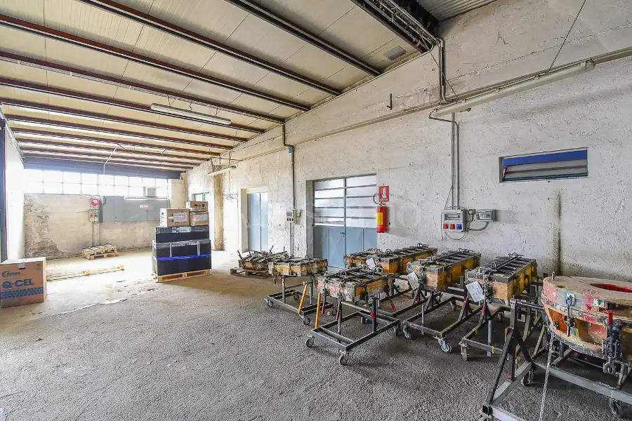 Magazzino in vendita di 3.000 mq a €1.700.000 (rif. 34/2026)