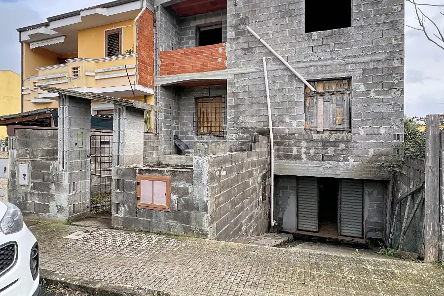 Villino a Schiera in vendita di 200 mq a €90.000 (rif. 26/2026)