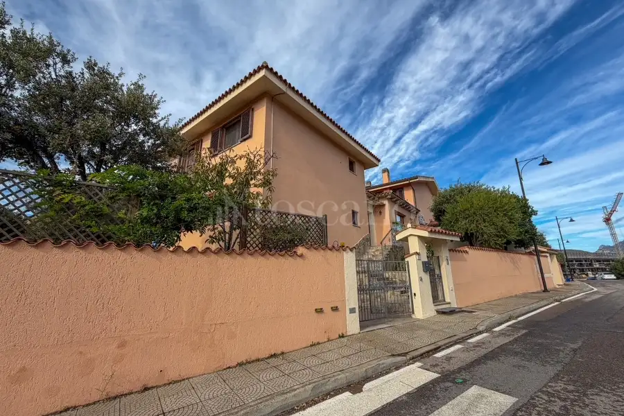Villino a Schiera in vendita di 235 mq a €525.000 (rif. 91/2025)