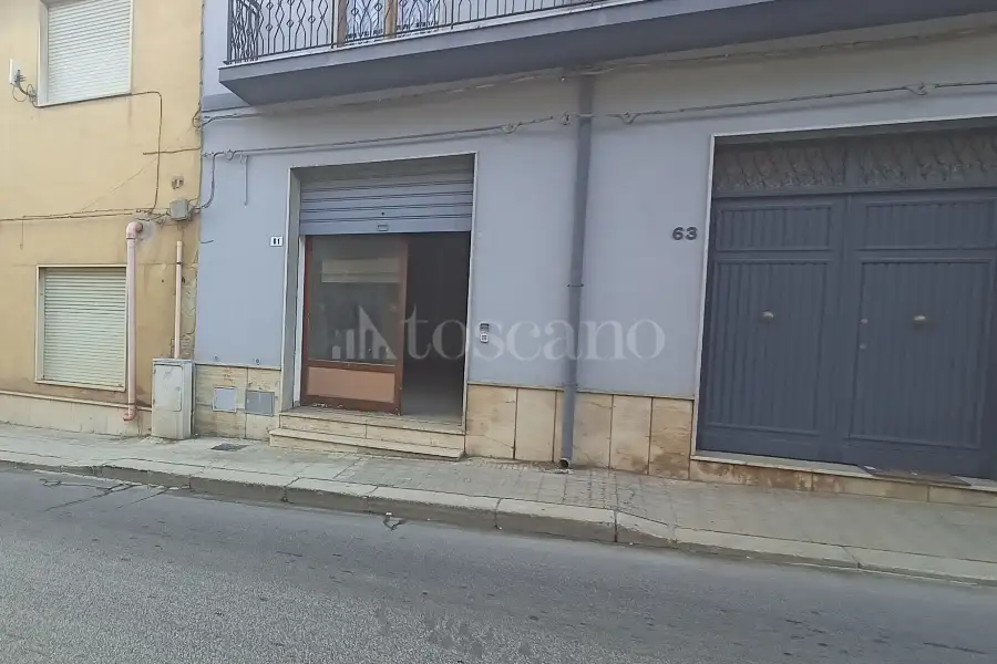 Negozio in affitto di 45 mq a €400 (rif. 56/2025)