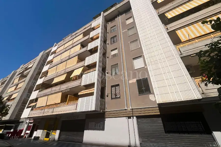 Negozio in affitto di 120 mq a €950 (rif. 35/2026)