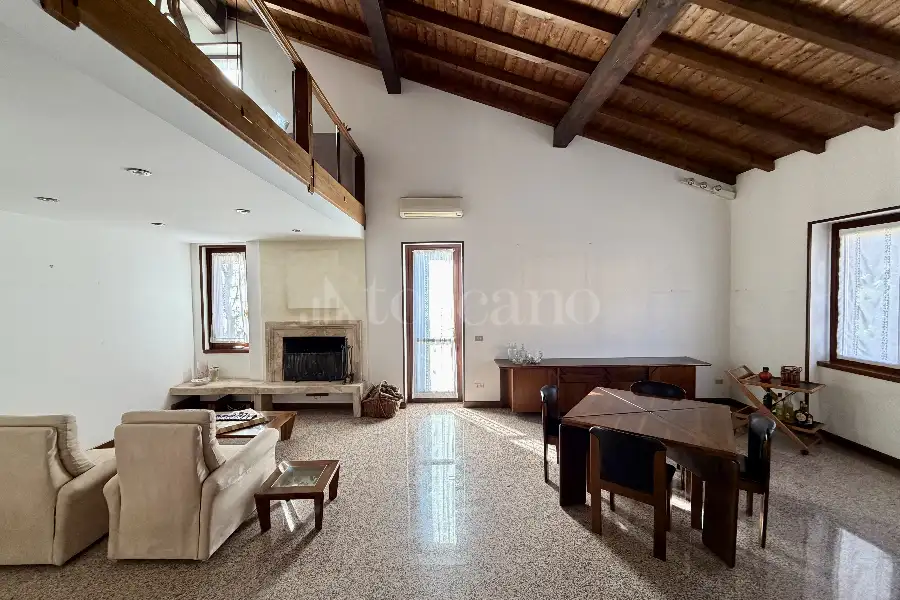 Villa in vendita di 400 mq a €870.000 (rif. 13/2026)