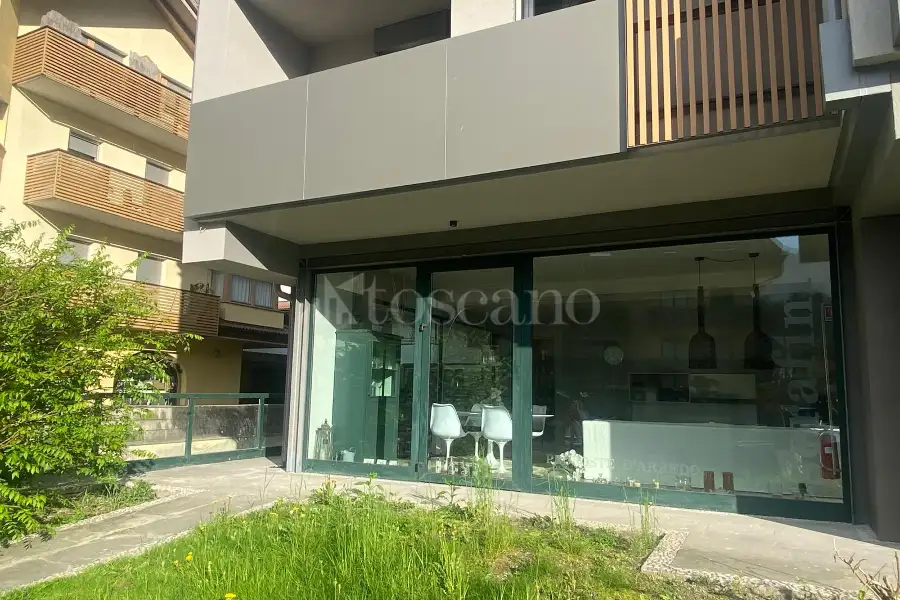 Negozio in vendita di 480 mq a €800.000 (rif. 15/2025)