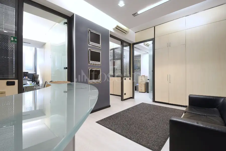 Ufficio in vendita di 145 mq a €490.000 (rif. 78/2026)