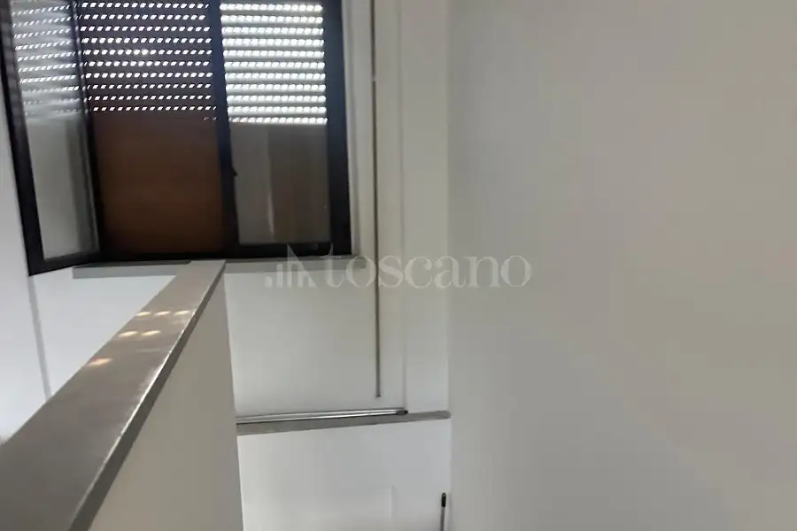 Ufficio in affitto di 300 mq a €3.000 (rif. 83/2026)