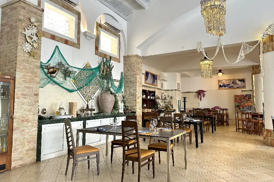 Casale in vendita di 1.300 mq a €1.350.000 (rif. 49/2026)
