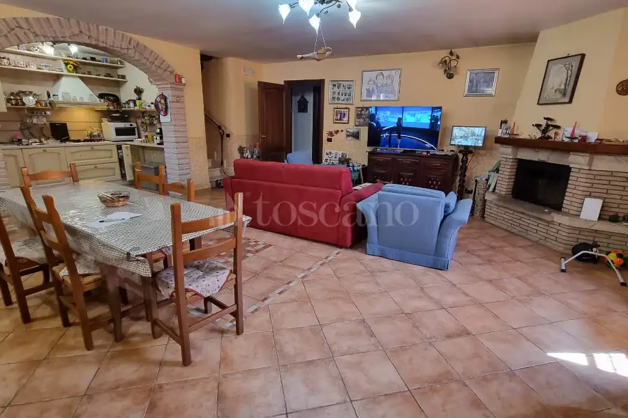 Villa in vendita di 240 mq a €450.000 (rif. 17/2026)