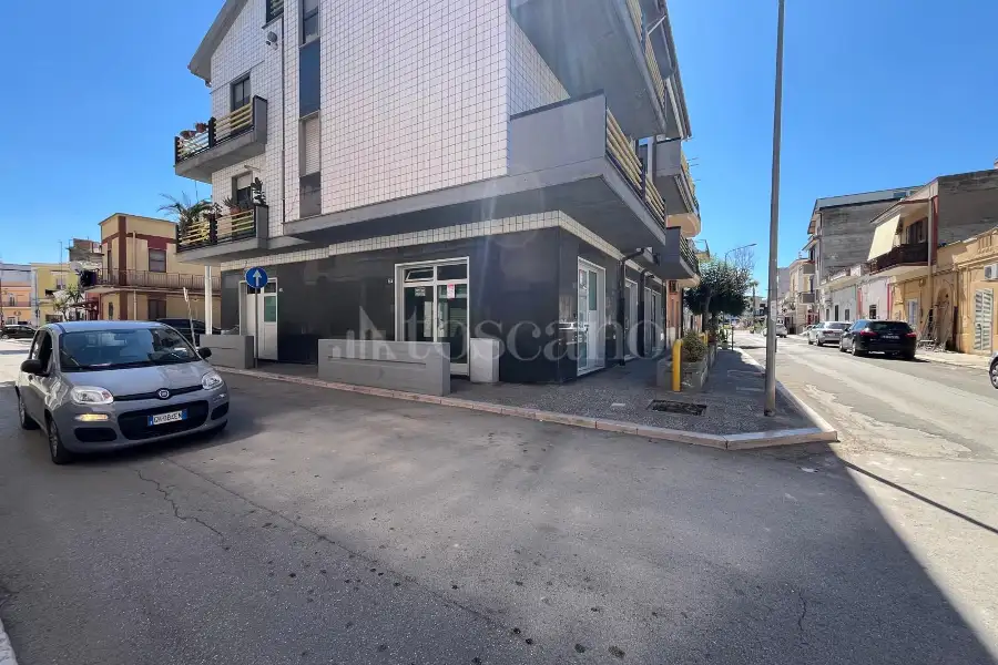 Negozio in vendita di 271 mq a €340.000 (rif. 41/2025)