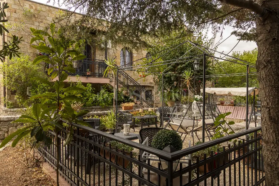 Villa in vendita di 920 mq a €1.800.000 (rif. 43/2025)