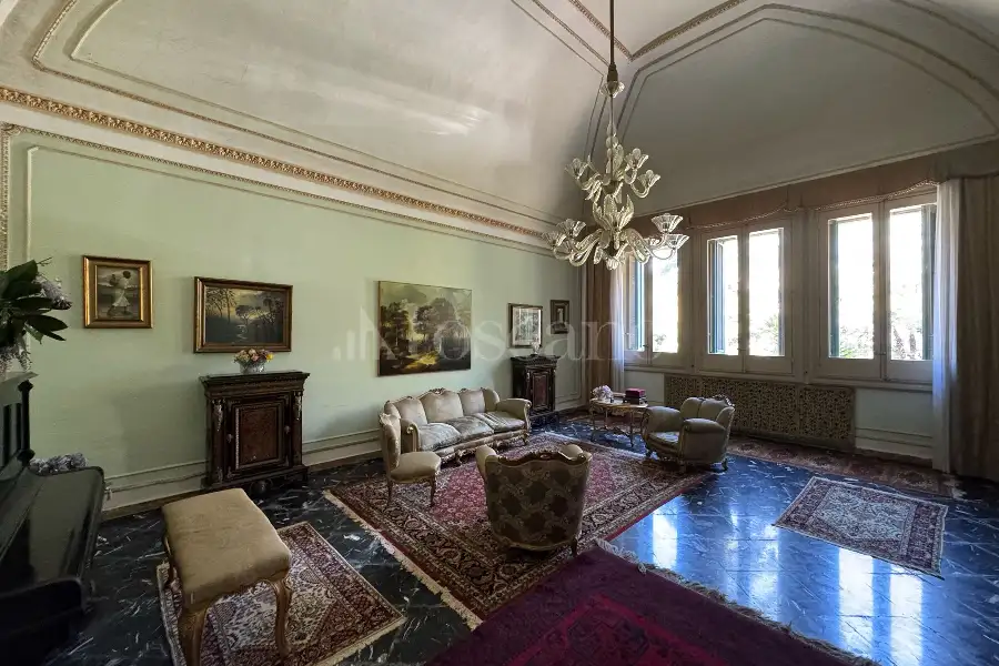 Villa in vendita di 290 mq a €798.000 (rif. 19/2026)