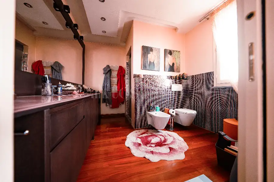 Casa Indipendente in vendita di 340 mq a €1.490.000 (rif. 24/2026)