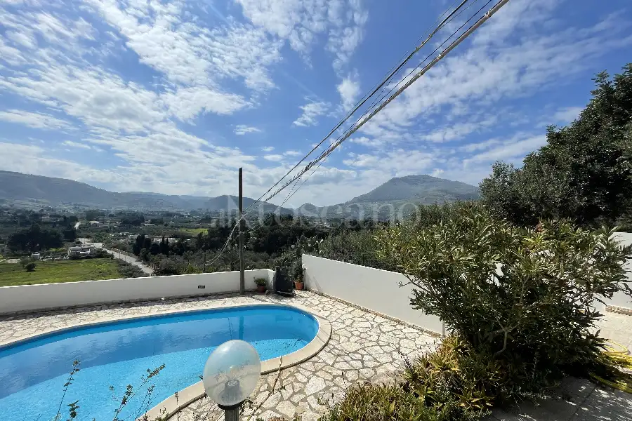 Villa in vendita di 98 mq a €379.000 (rif. 44/2026)