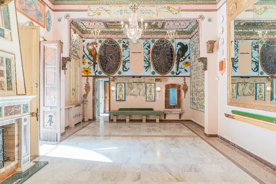 Villa in vendita di 1.200 mq a €4.250.000 (rif. 61/2026)