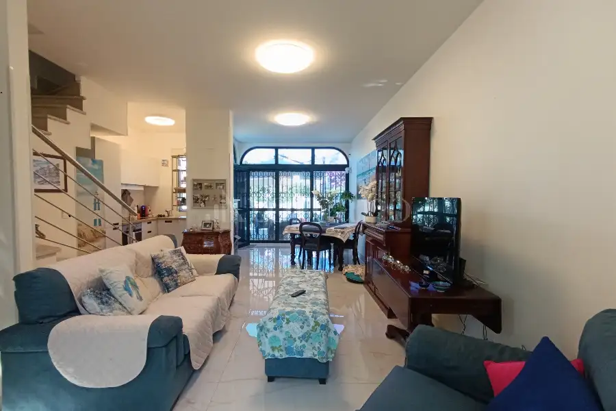 Villino a Schiera in affitto di 110 mq a €800 (rif. 95/2026)