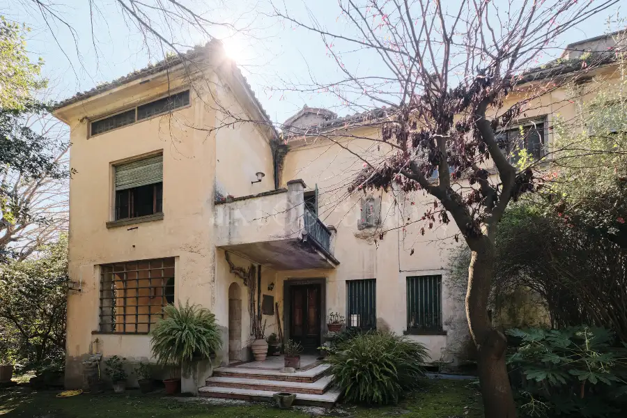 Casa Indipendente in vendita di 700 mq a €820.000 (rif. 9/2025)