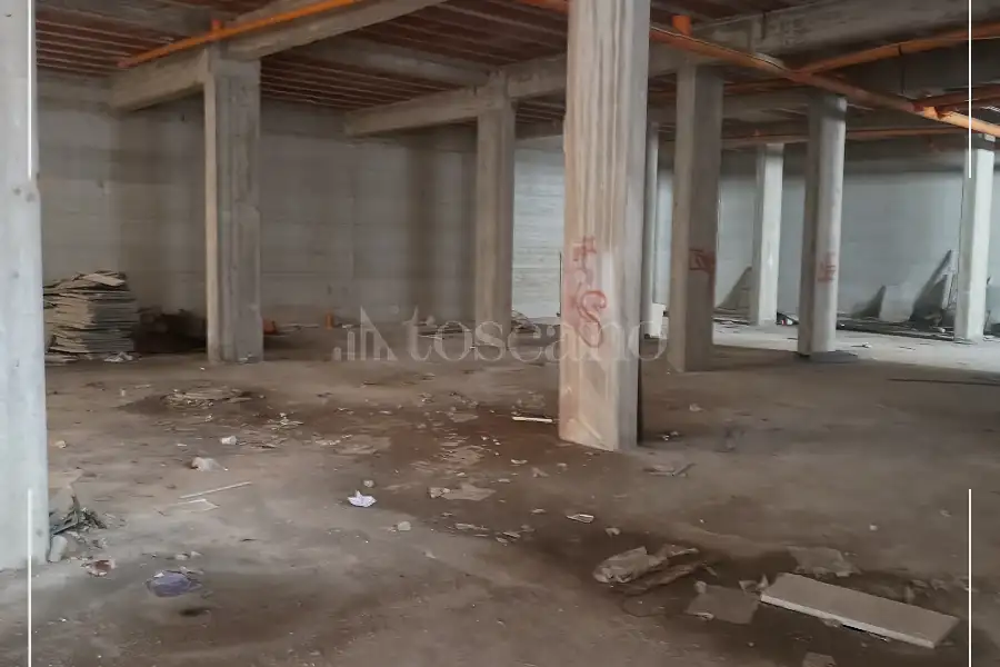 Garage in vendita di 420 mq a €210.000 (rif. 49/2026)