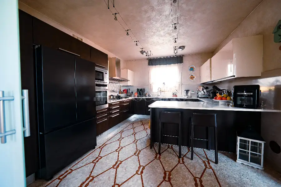 Casa Indipendente in vendita di 340 mq a €1.490.000 (rif. 24/2026)