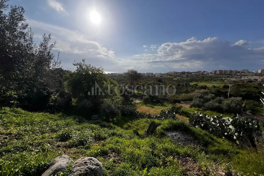 Casa Indipendente in vendita di 420 mq a €270.000 (rif. 5/2026)