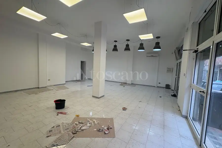 Negozio in vendita di 114 mq a €205.000 (rif. 8/2026)